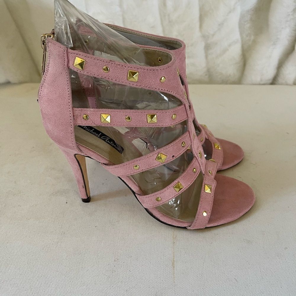 Michael Antonio light pink faux suede gladiator heels with gold tone studs SZ8